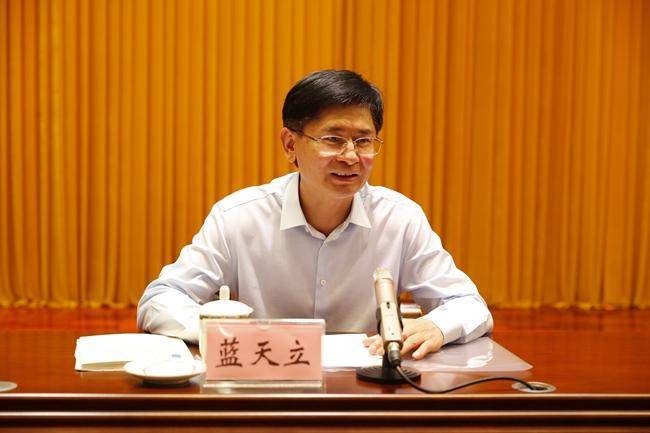 足球盘口平台
_连续缺席多场重要活动足球盘口平台
，广西壮族自治区主席蓝天立被查