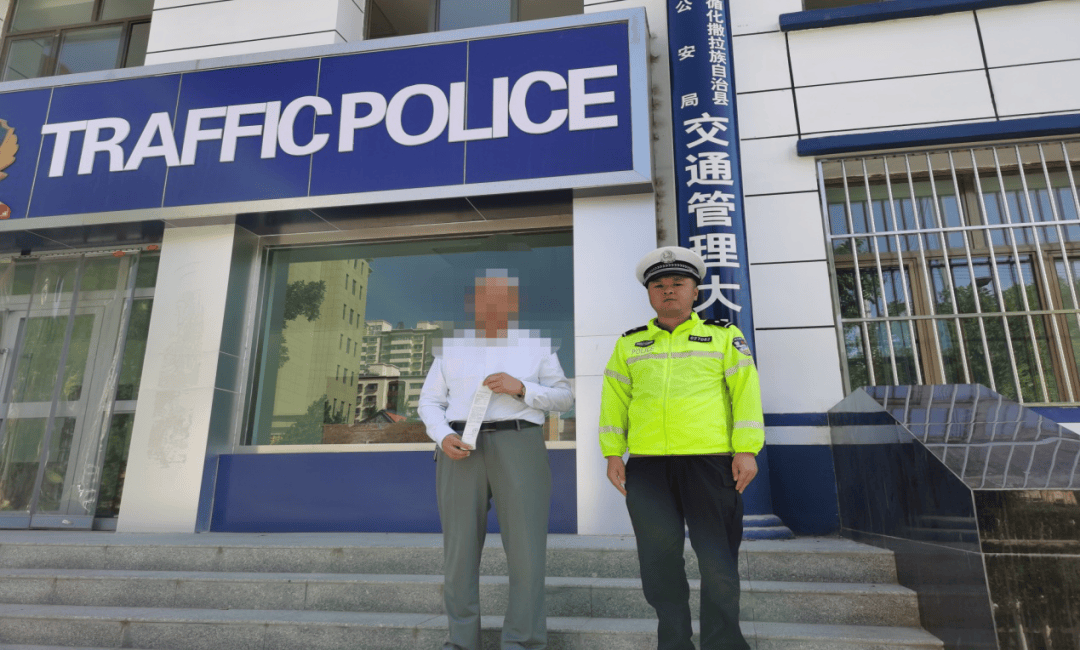 皇冠信用盘申请开通
_惊险皇冠信用盘申请开通
！青海一女童竟端坐在行驶中的轿车车顶！