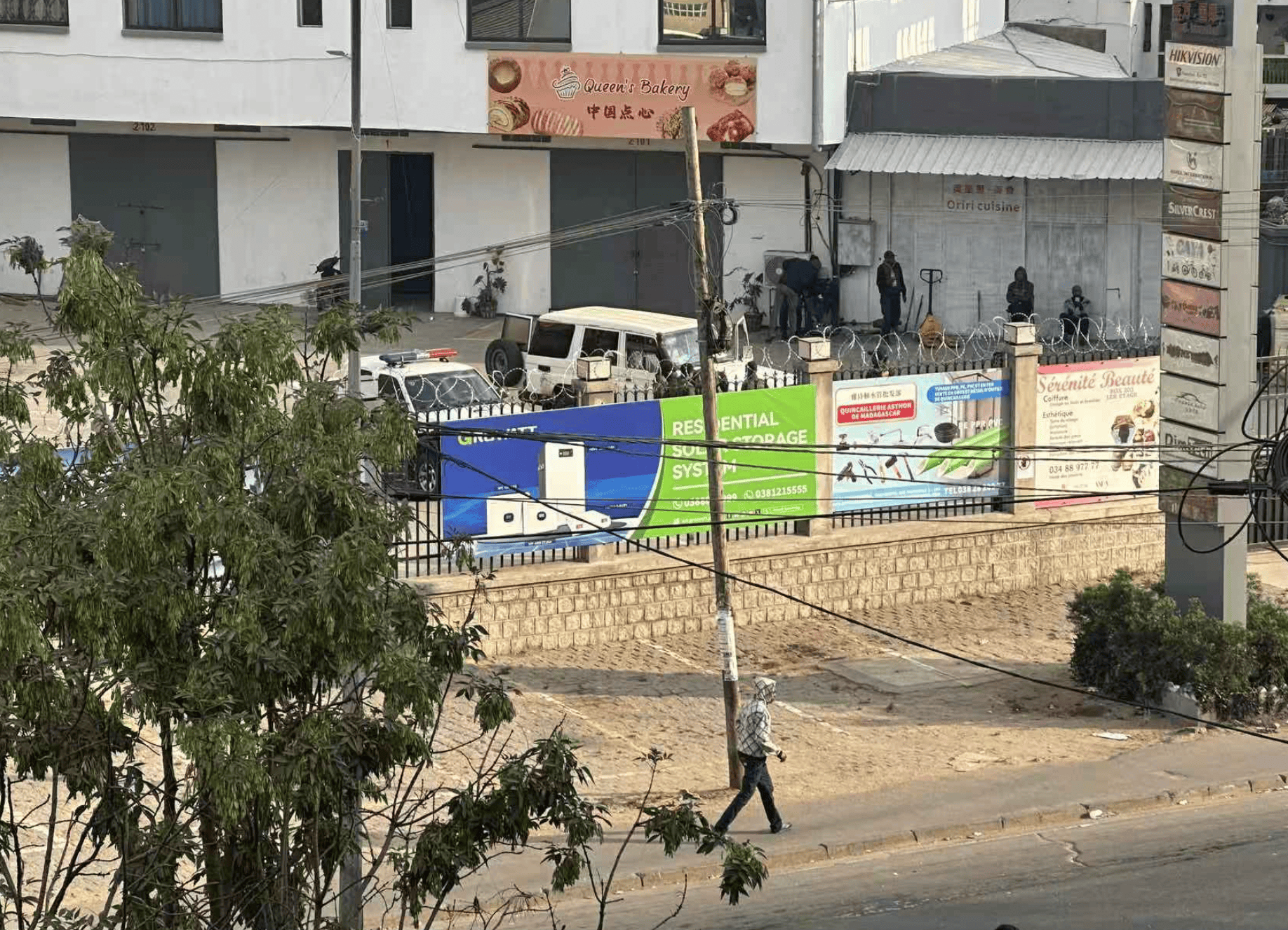 皇冠信用平台出租出售_马达加斯加首都发生骚乱华人商店被烧抢皇冠信用平台出租出售,当地华人:花钱请警察和部队,打退暴徒的进攻