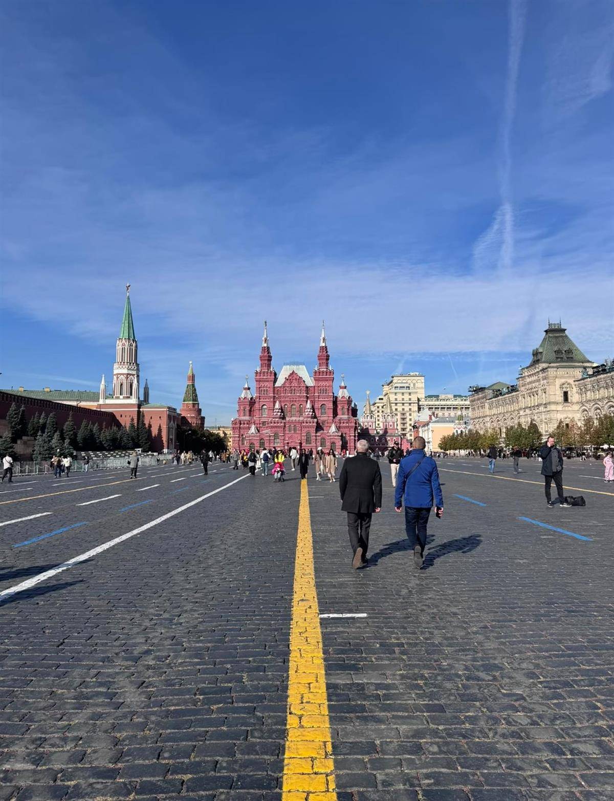 皇冠信用盘代理注册_全世界都知道中国人放假了:欧洲、大洋洲多个景点被中国游客“承包”皇冠信用盘代理注册,连挪威2万人口的小岛都堵车了