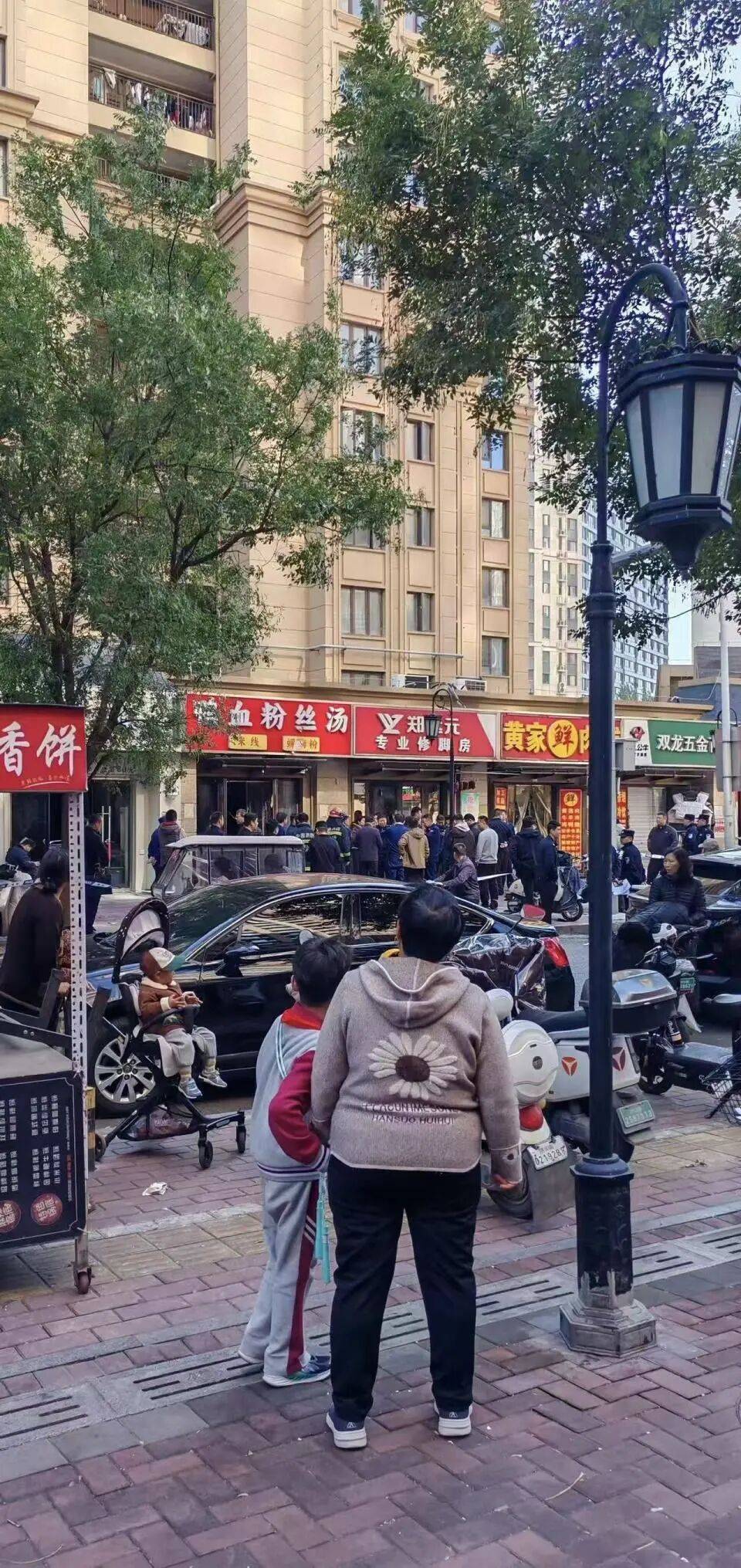 皇冠信用网开户
_山东济南一临街餐饮店发生爆炸皇冠信用网开户
，疑有人员受伤！应急、公安、消防等多个部门现场处置