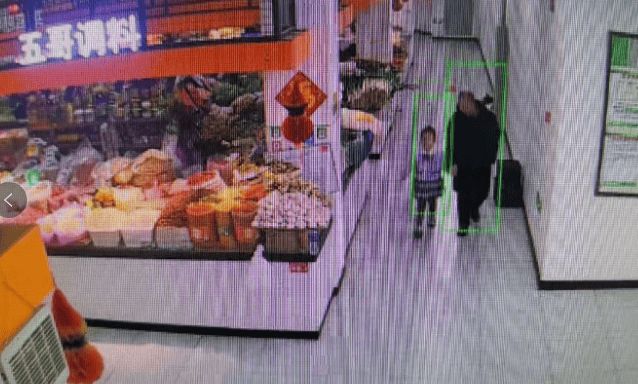 女王公园巡游者 vs 南安普敦
_事发大连一市场女王公园巡游者 vs 南安普敦
,陌生男子领走6岁女孩,视频引发网友热议,调查后发现系误会