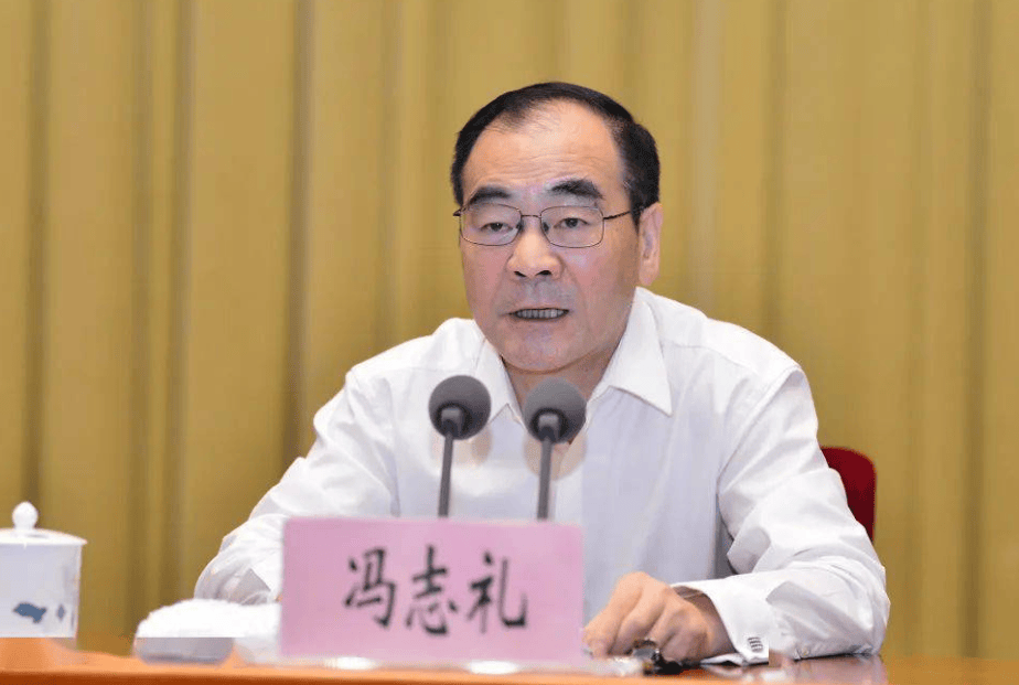 皇冠信用网出租足球_因年龄原因皇冠信用网出租足球，云南省委常委、省纪委书记冯志礼辞去省监委主任